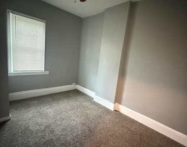 323 Collins Avenue - Photo Thumbnail 11