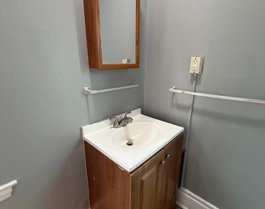323 Collins Avenue - Photo Thumbnail 14