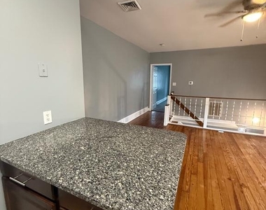 323 Collins Avenue - Photo Thumbnail 8