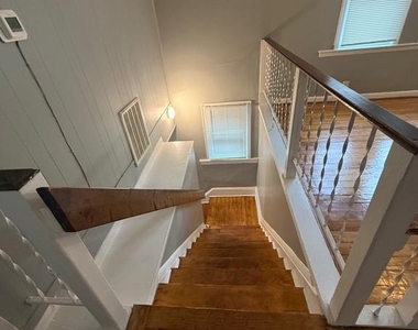323 Collins Avenue - Photo Thumbnail 3