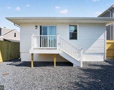 921 Central Street - Photo Thumbnail 2