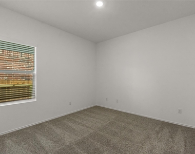 1108 Mallow Rd - Photo Thumbnail 11