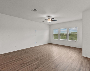 1108 Mallow Rd - Photo Thumbnail 3