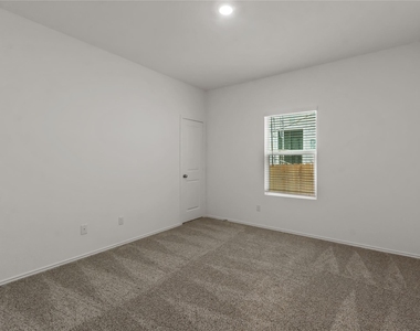 1108 Mallow Rd - Photo Thumbnail 12