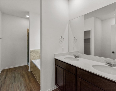 1108 Mallow Rd - Photo Thumbnail 15