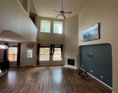 615 Seminole Canyon Dr - Photo Thumbnail 4