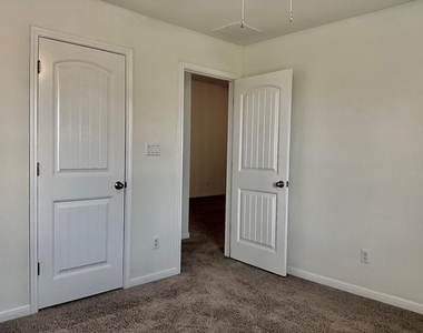 5681 Porano Cir - Photo Thumbnail 15