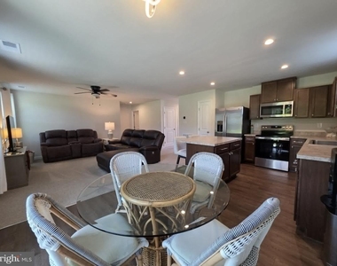 38493 Barberry Street - Photo Thumbnail 13