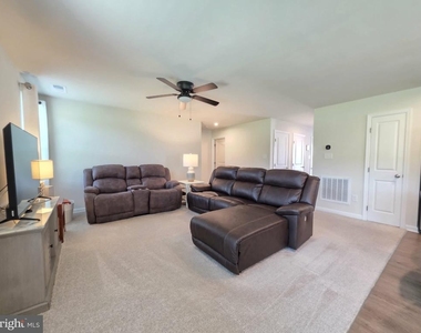 38493 Barberry Street - Photo Thumbnail 14