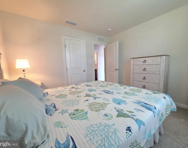 38493 Barberry Street - Photo Thumbnail 21