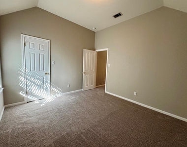 5305 Tamango Way - Photo Thumbnail 30