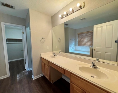5305 Tamango Way - Photo Thumbnail 23