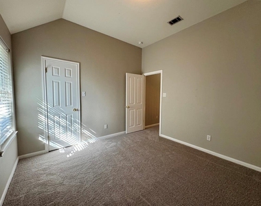 5305 Tamango Way - Photo Thumbnail 28