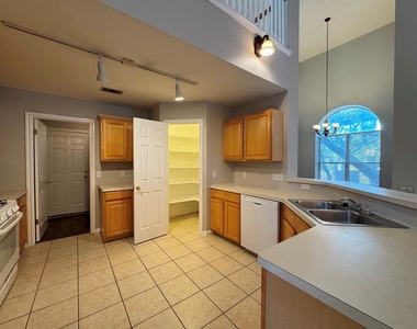 5305 Tamango Way - Photo Thumbnail 11