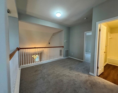 5305 Tamango Way - Photo Thumbnail 15