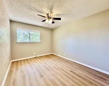 12310 Willow Wild Dr - Photo Thumbnail 18
