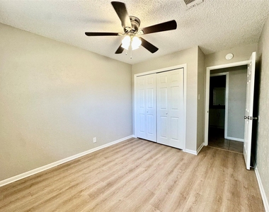 12310 Willow Wild Dr - Photo Thumbnail 21