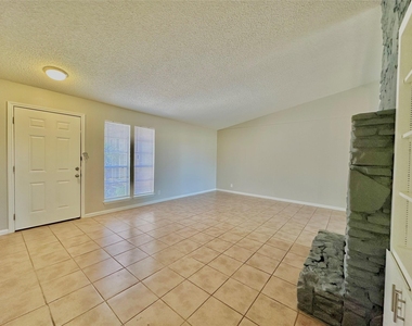 12310 Willow Wild Dr - Photo Thumbnail 5