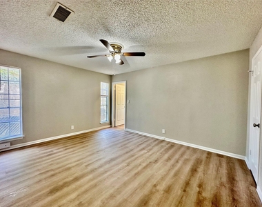 12310 Willow Wild Dr - Photo Thumbnail 13