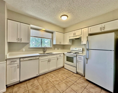 12310 Willow Wild Dr - Photo Thumbnail 10