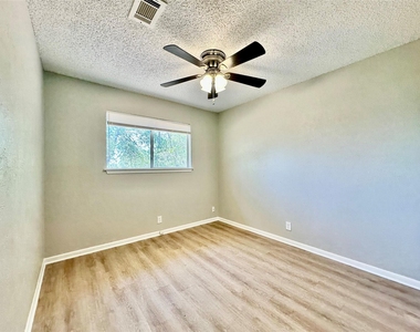 12310 Willow Wild Dr - Photo Thumbnail 20