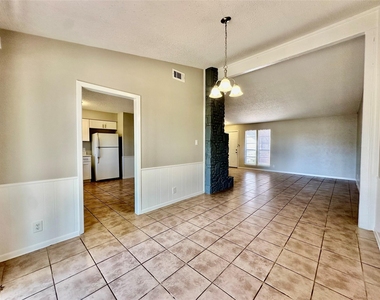 12310 Willow Wild Dr - Photo Thumbnail 7