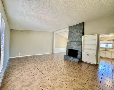 12310 Willow Wild Dr - Photo Thumbnail 4