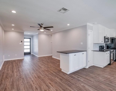 226 Claris Ln - Photo Thumbnail 5