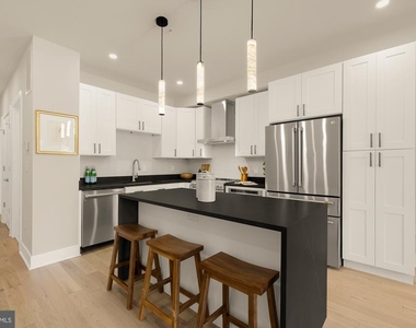1128 Morse Street Ne - Photo Thumbnail 7