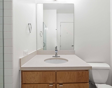 507 Sabine St - Photo Thumbnail 13