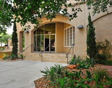 507 Sabine St - Photo Thumbnail 23
