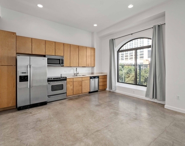 507 Sabine St - Photo Thumbnail 20