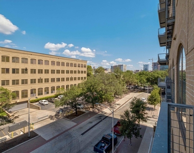 507 Sabine St - Photo Thumbnail 6