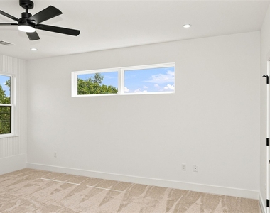 1500 Sylvan Glade - Photo Thumbnail 6
