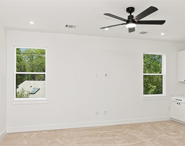 1500 Sylvan Glade - Photo Thumbnail 5