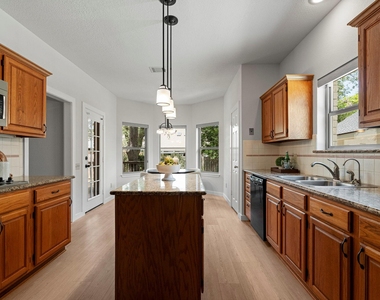 6304 Walebridge Ln - Photo Thumbnail 17