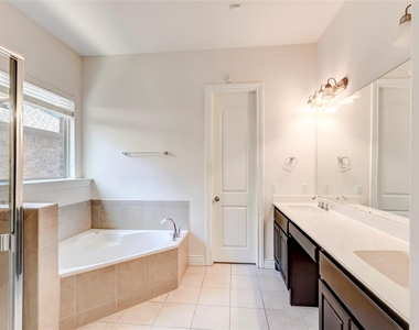 15517 Bended Knee Dr - Photo Thumbnail 21