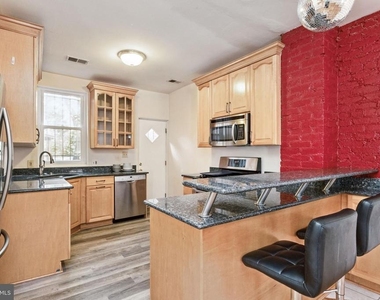 725 Florida Avenue Ne - Photo Thumbnail 10