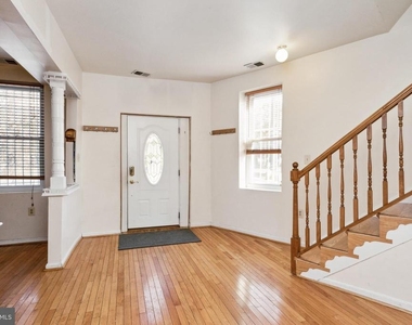725 Florida Avenue Ne - Photo Thumbnail 6