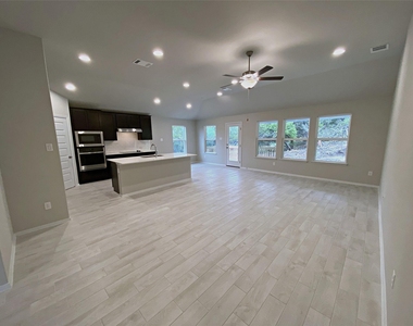 20915 Oak Dale Dr - Photo Thumbnail 4