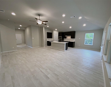 20915 Oak Dale Dr - Photo Thumbnail 5