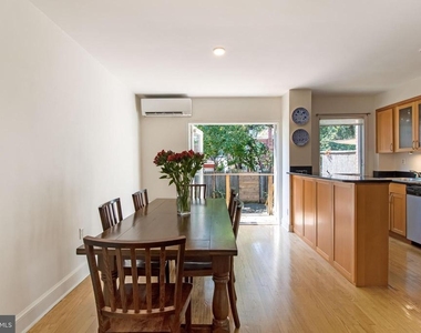 2224 Observatory Place Nw - Photo Thumbnail 4