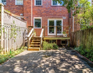 2224 Observatory Place Nw - Photo Thumbnail 8