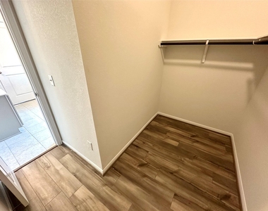 230 Olympic Dr - Photo Thumbnail 30