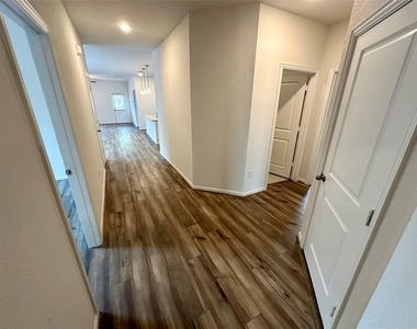 230 Olympic Dr - Photo Thumbnail 12