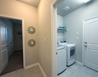 2743 Enza Ct - Photo Thumbnail 20