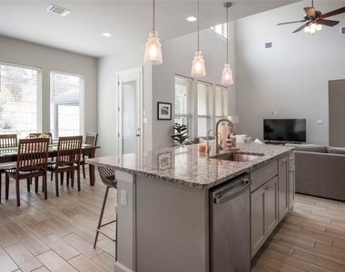 231 Village Oak Dr - Photo Thumbnail 6