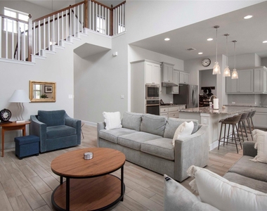 231 Village Oak Dr - Photo Thumbnail 8