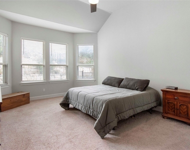 231 Village Oak Dr - Photo Thumbnail 14