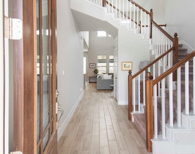 231 Village Oak Dr - Photo Thumbnail 3